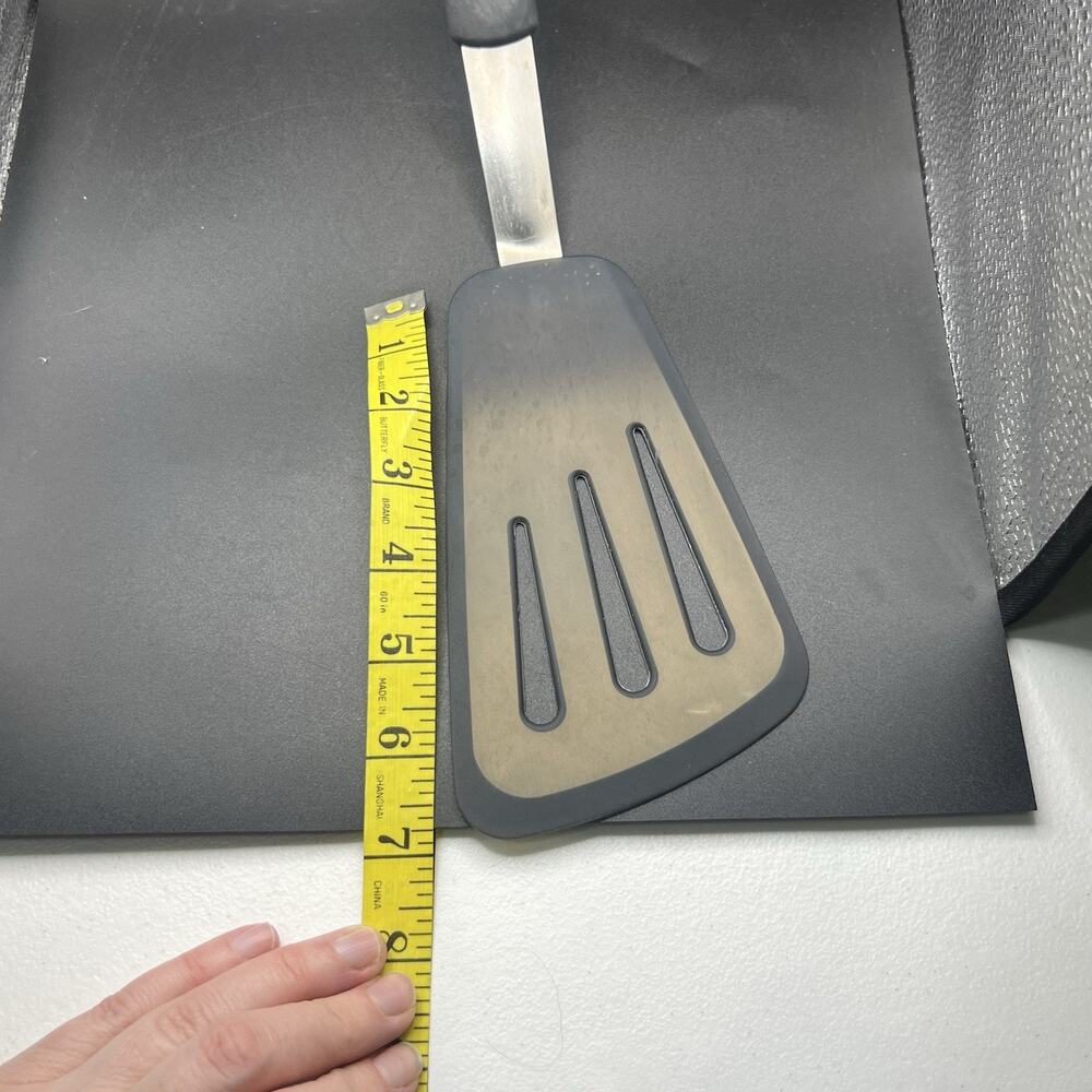 DI ORO Living Chef Series Heat Resistant 600F Flexible Silicone Omelet Spatula - Picture 5 of 8